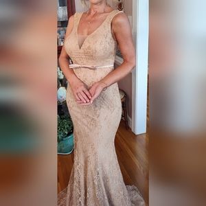 Evening dress, Trumpet/Mermaid V-neck, Sleeveless Lace, Champagne